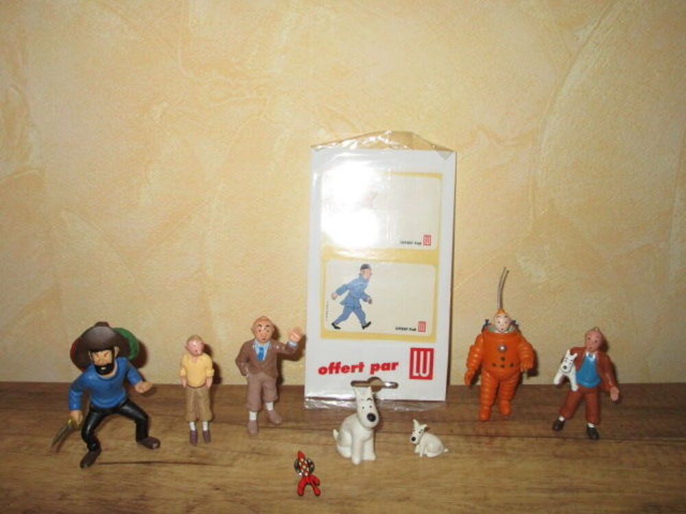 LOT irf58 FIGURINE TINTIN ET MILOU PUBLICITAIRE "LU" 
