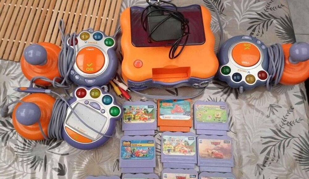 Console VTech avec jeux Consoles et jeux vidos