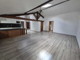  Appartement à louer 4 pièces 102 m²