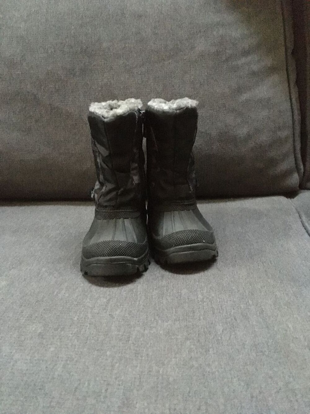 Bottes hiver fourr&eacute;s pointure 23 Chaussures enfants