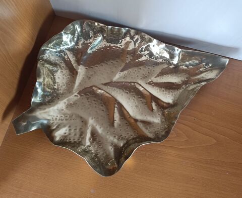 Coupe decorative en laiton martel� 20 Strasbourg (67)