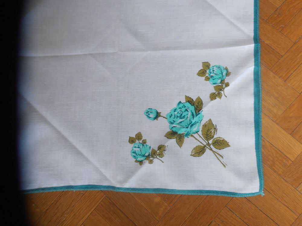 Mouchoir fleurs vertes (79) Vêtements