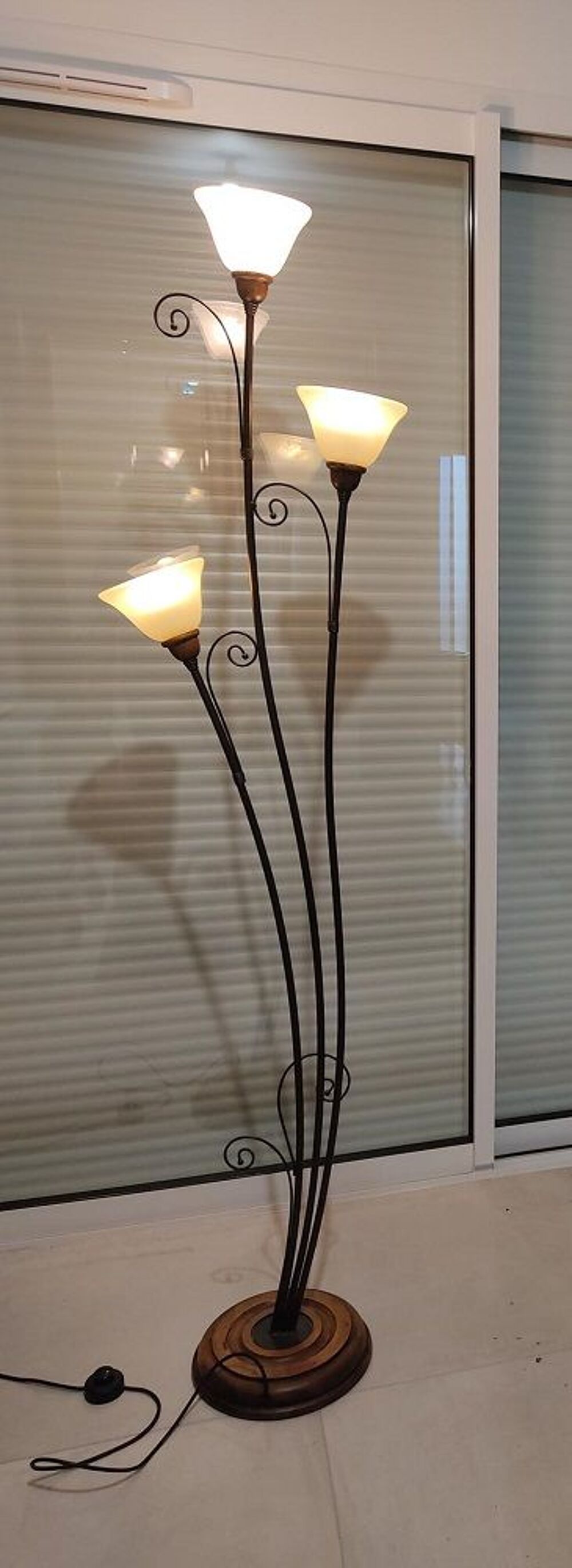 Lampes lampadaire tulipes sur pieds tb&egrave; comme neuf Décoration