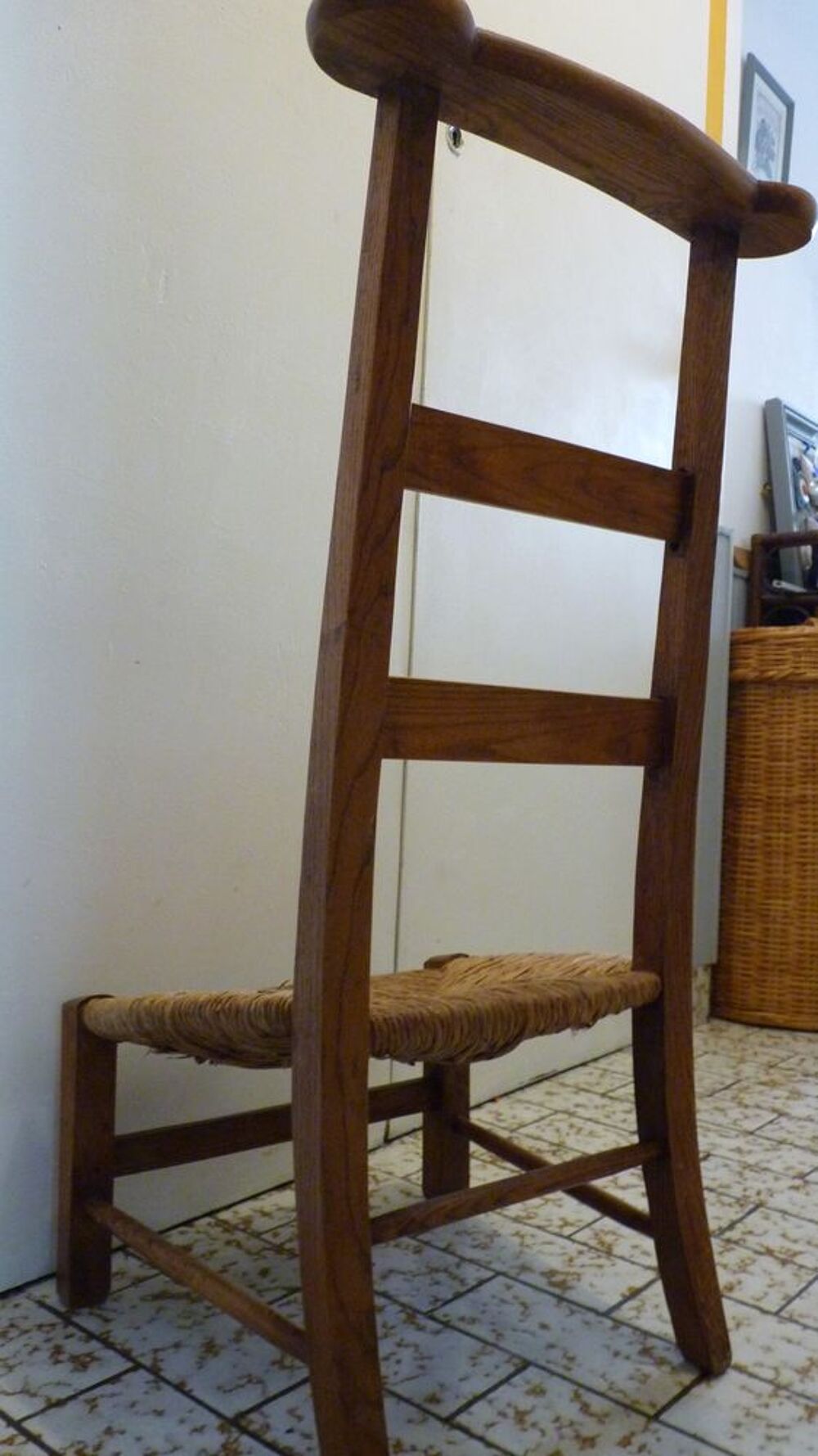 Chaise prie dieu paille et bois Décoration