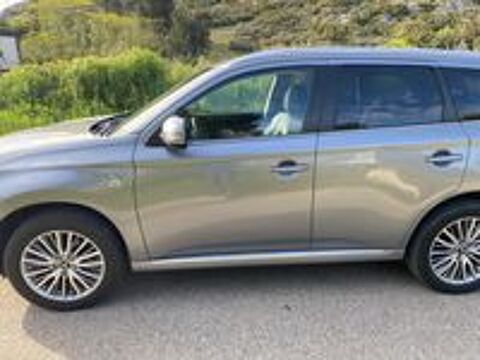 Outlander 2.4l PHEV Twin Motor 4WD Business 2020 occasion 13740 Le Rove