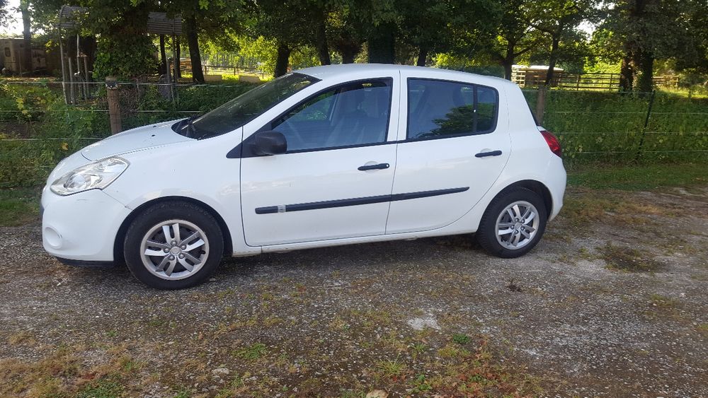 Clio III 1.2 16V 75 GPL eco2 Access 2010 occasion 33240 Saint-Andr&eacute;-de-Cubzac
