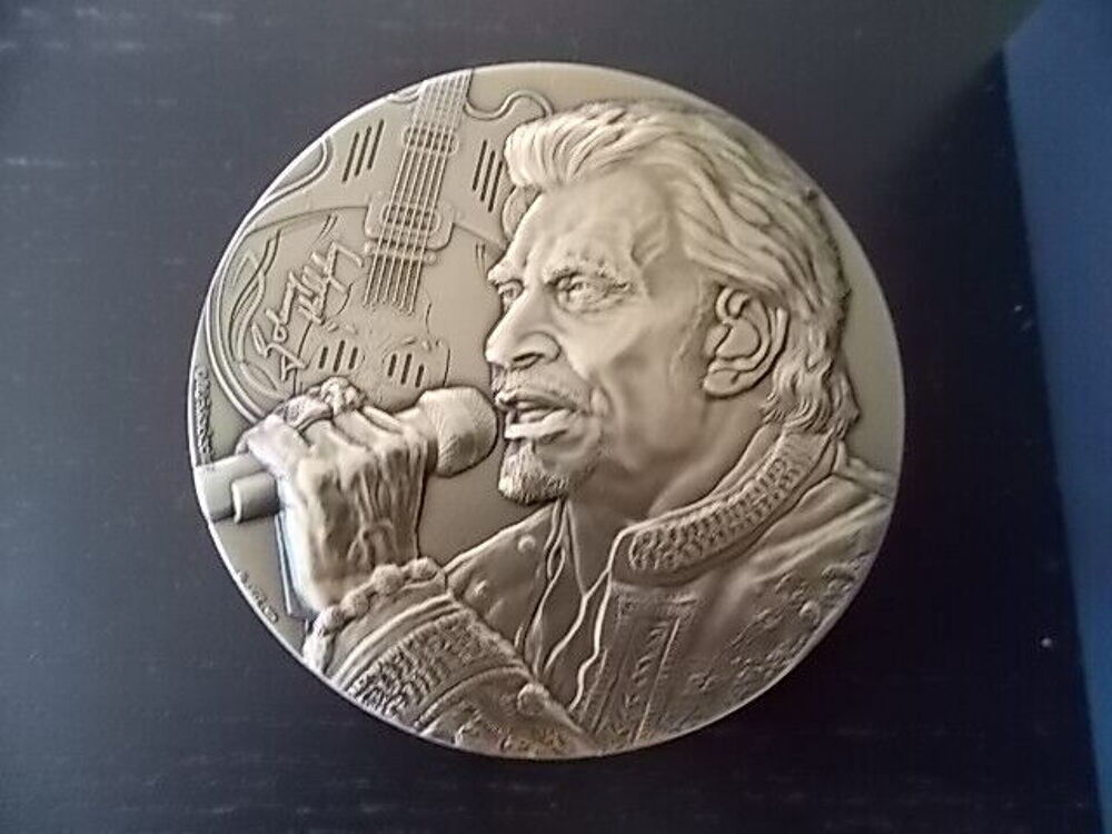 MEDAILLE JOHNNY HALLYDAY BRONZE FLORENTIN &eacute;tat neuf rare 