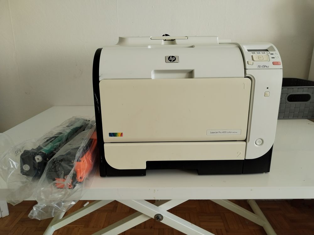 Imprimante hp laserJet pro 400 color m451dw Matériel informatique