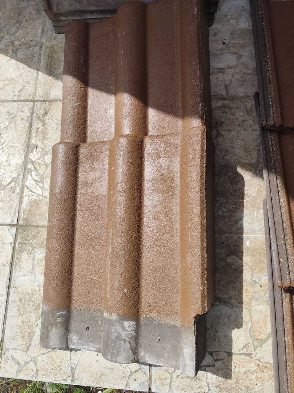 de 250 tuiles m&eacute;caniques de type redland, Bricolage