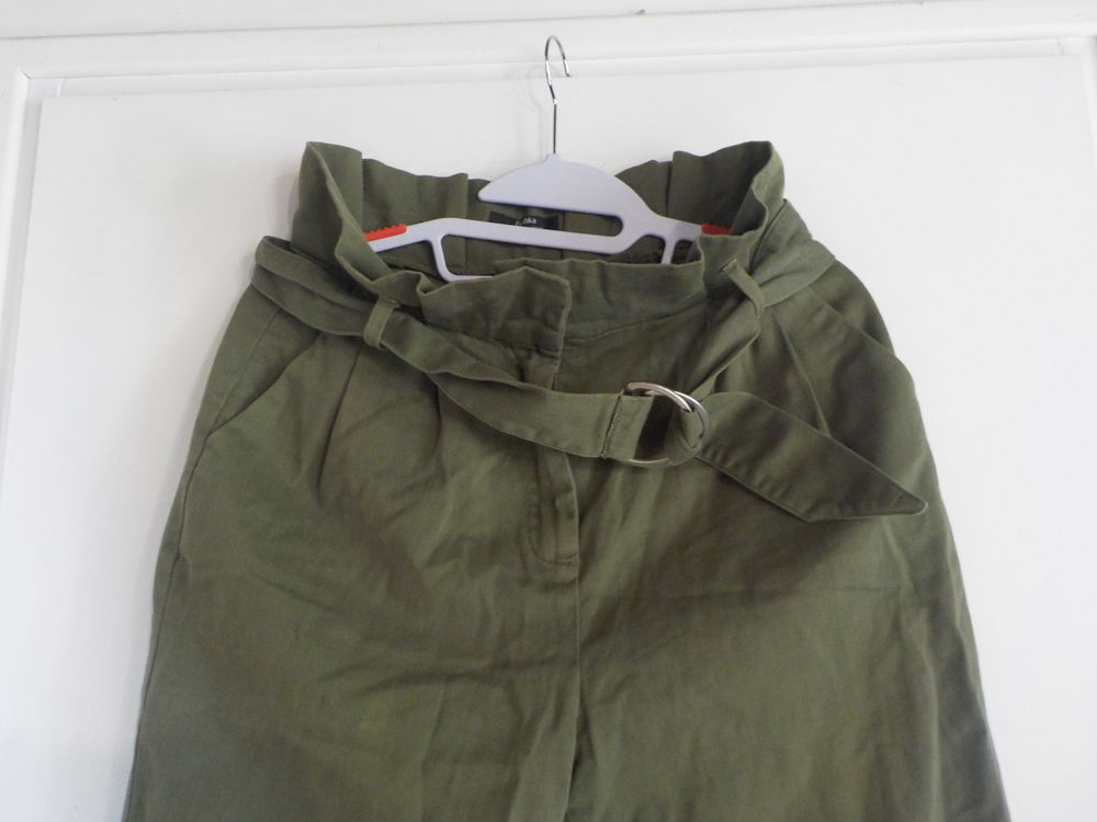 PANTALON VERT KAKI BERSHKA TAILLE 36 Vtements