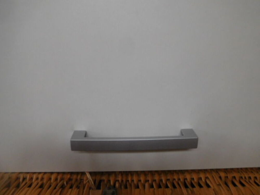  meuble de cuisine blanc mat, en tr&egrave;s bon &eacute;tat Meubles