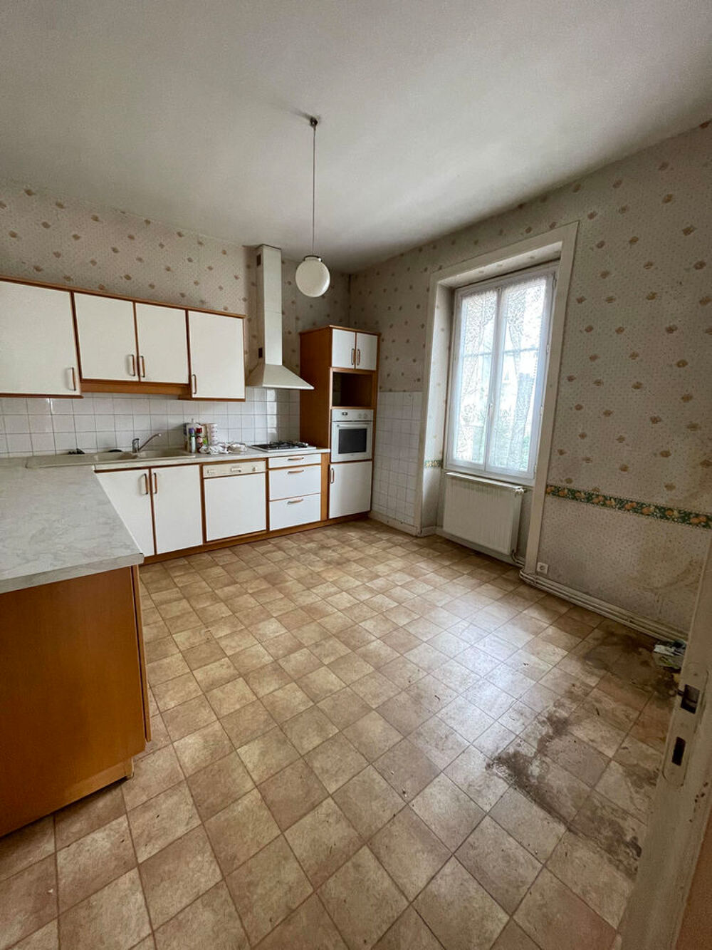 Vente Maison Maison Commerce Centre Ville Piégut-pluviers