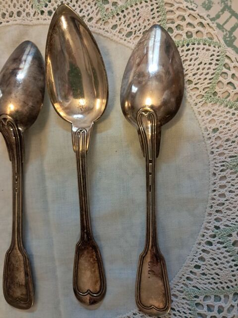 12 Couverts anciens en m�tal argent� 0 Vertaizon (63)