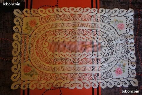 2 NAPPERONS RECTANGULAIRES VINTAGE 1 Chaumont (52)