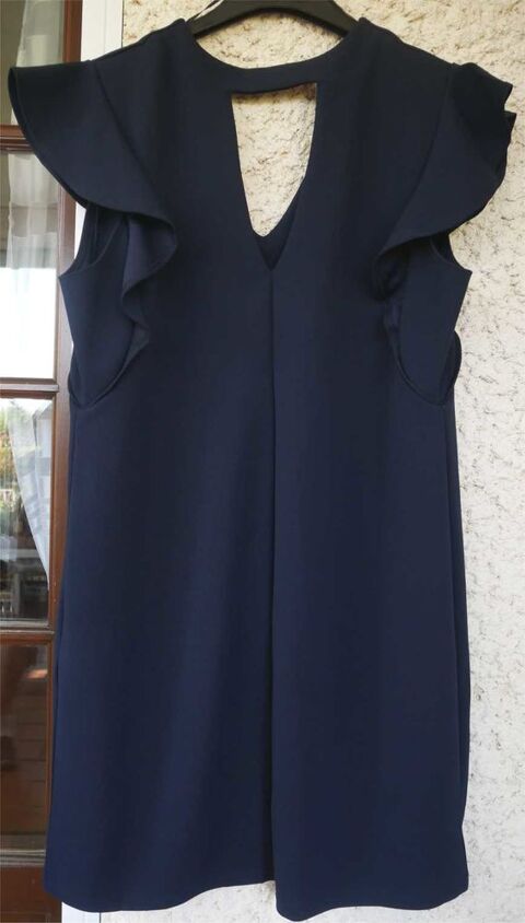 robe bleue marine neuve 10 Saint-Germain-du-Plain (71)