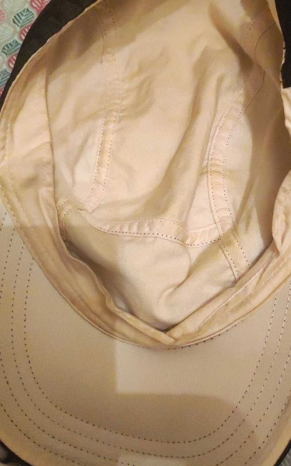 Casquette noire nylon doublure coton GAP. taille M/L. Vêtements