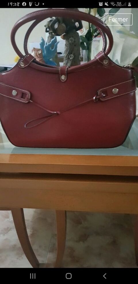 Sac   main en cuir Bordeaux 30 Poissy (78)