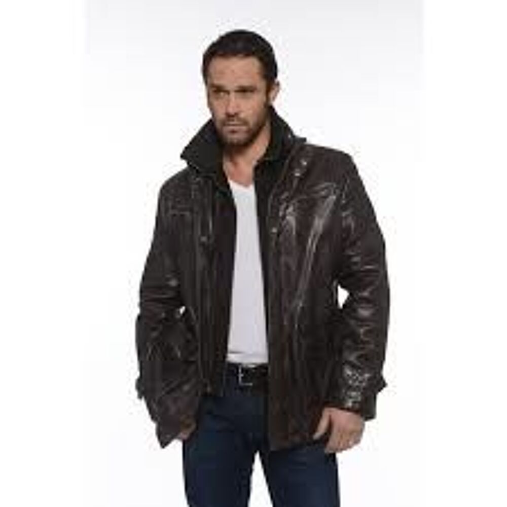 retrait&eacute; superbe veste en cuir ,neuve,jamais port&eacute;e Vêtements