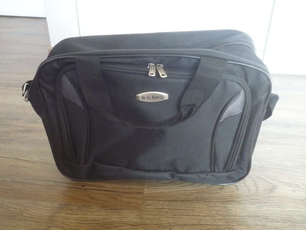 Valise avec trousse de toilette et sac reporter Maroquinerie