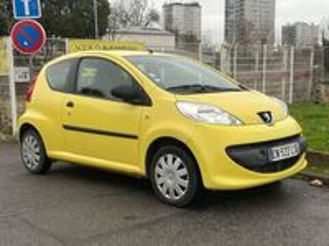 107 1.0e 12V 68ch Urban 2005 occasion 94000 Cr&eacute;teil