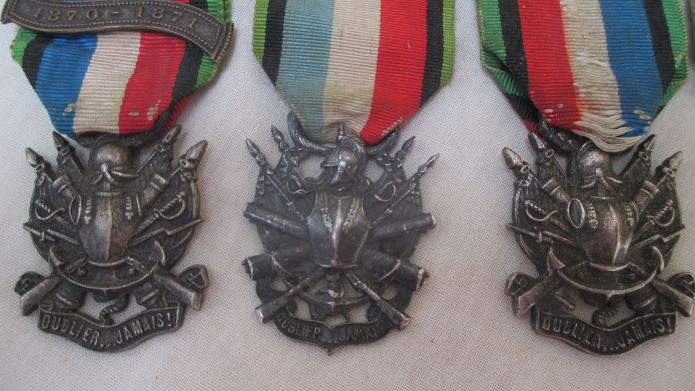 lot m&eacute;dailles militaire. 