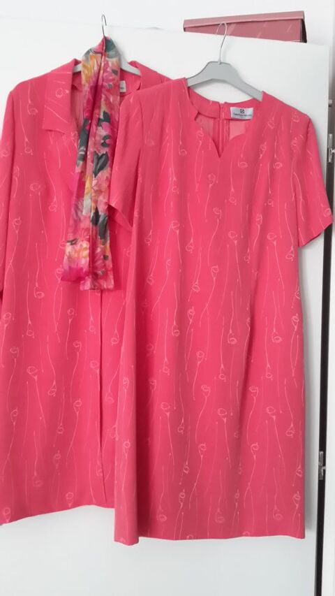 Ensemble de f�te: robe + manteau l�ger  30 Tourcoing (59)