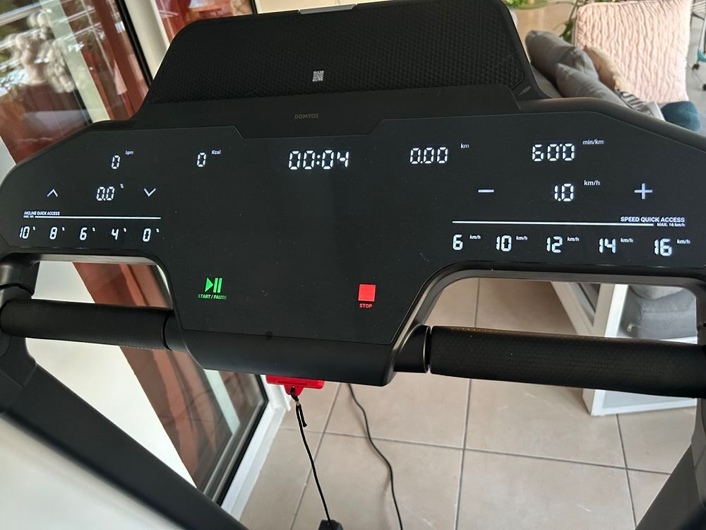 Tapis de course connect&eacute; Sports