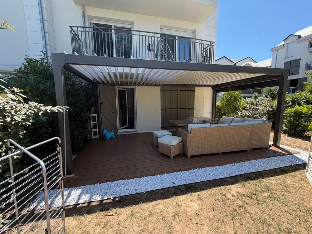 Pergola bioclimatique motoris&eacute;e GREEN OUTSIDE M&eacute;n&eacute;a 18,45 m&sup2; Jardin