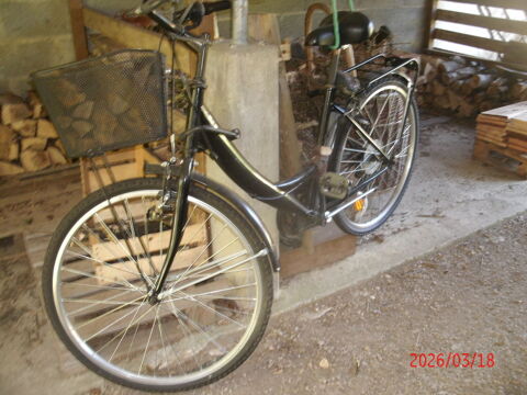 v�lo de ville sans barre horizontale. 80 Saint-Louis-et-Parahou (11)