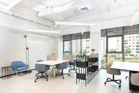 R&eacute;servez un bureau partag&eacute; ou un espace de coworking &agrave; Argenteuil, Quai de Bezons 149 95100 Argenteuil
