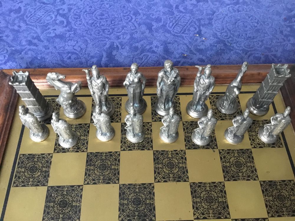 &eacute;chiquier avec plateau Meubles