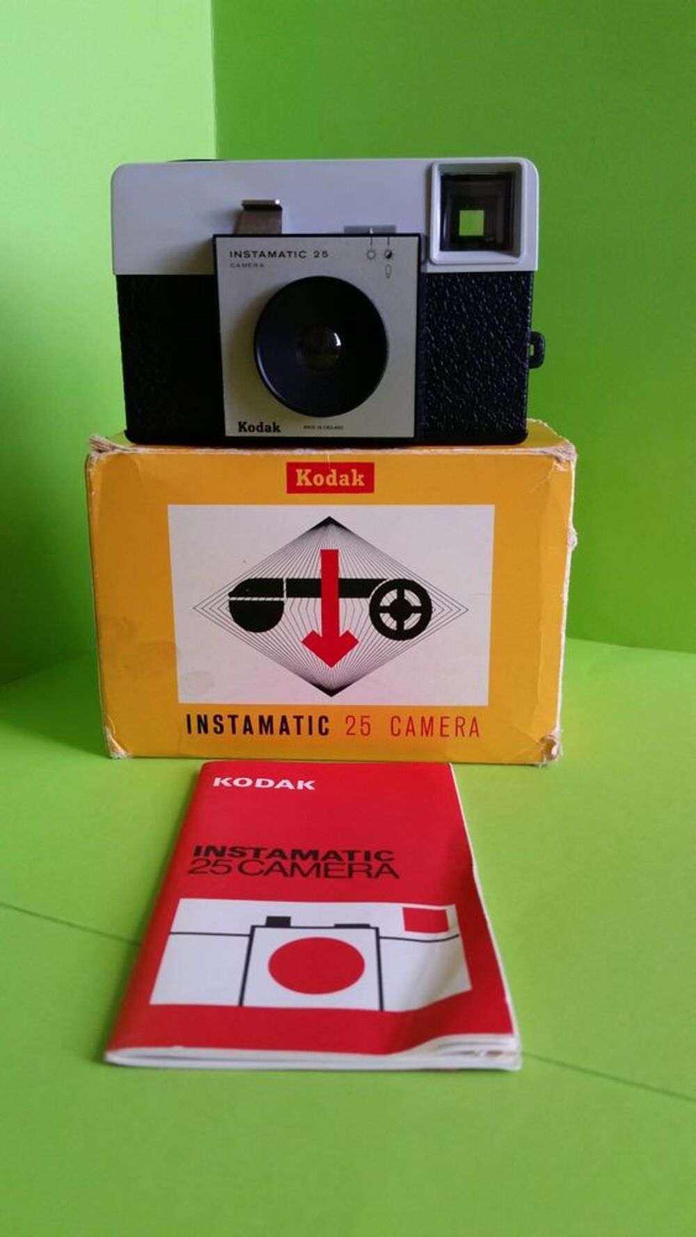 KODAK INSTAMATIC 25 CAMERA Photos/Video/TV