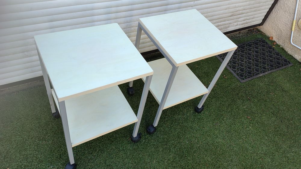 2 tables basses carr&eacute;es 2 plateaux sur roulette TBE Meubles