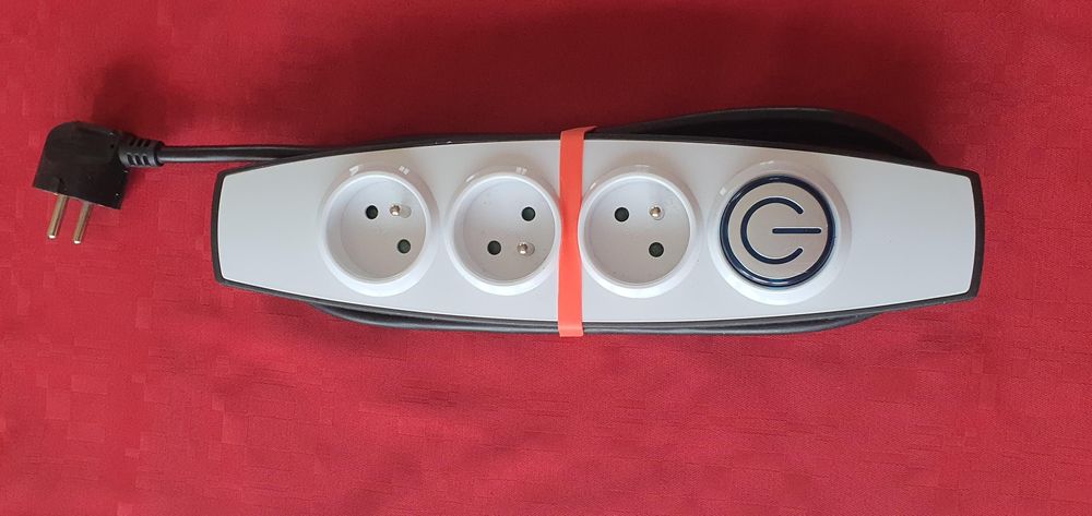 Rallonge &eacute;lectrique multiprises au pied Electroménager