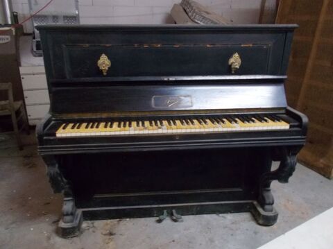 piano droit qui fonctionne � restaurer 150 Monflanquin (47)
