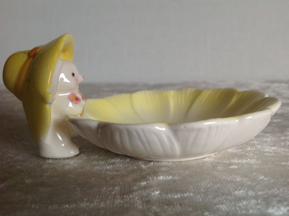 VIDE POCHE LAPIN C&Eacute;RAMIQUE JAUNE Envoi Possible
Décoration