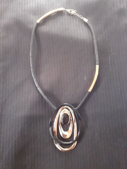 Collier fantaisie neuf 18 Baume-les-Dames (25)