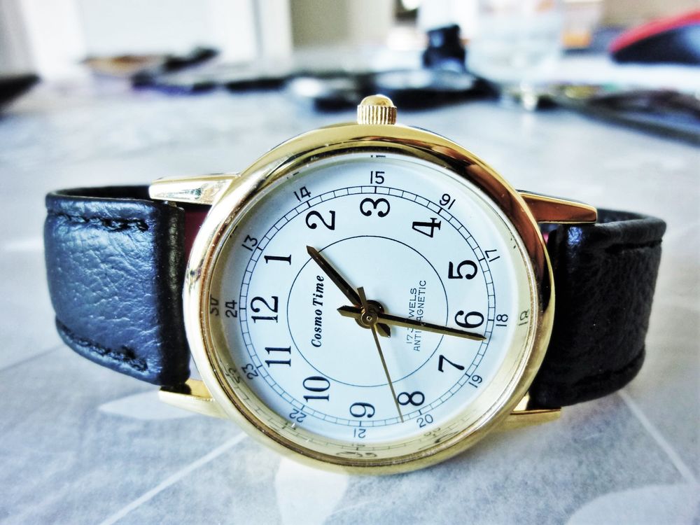 COSMO TIME montre m&eacute;canique 1980 MEC0044 Bijoux et montres
