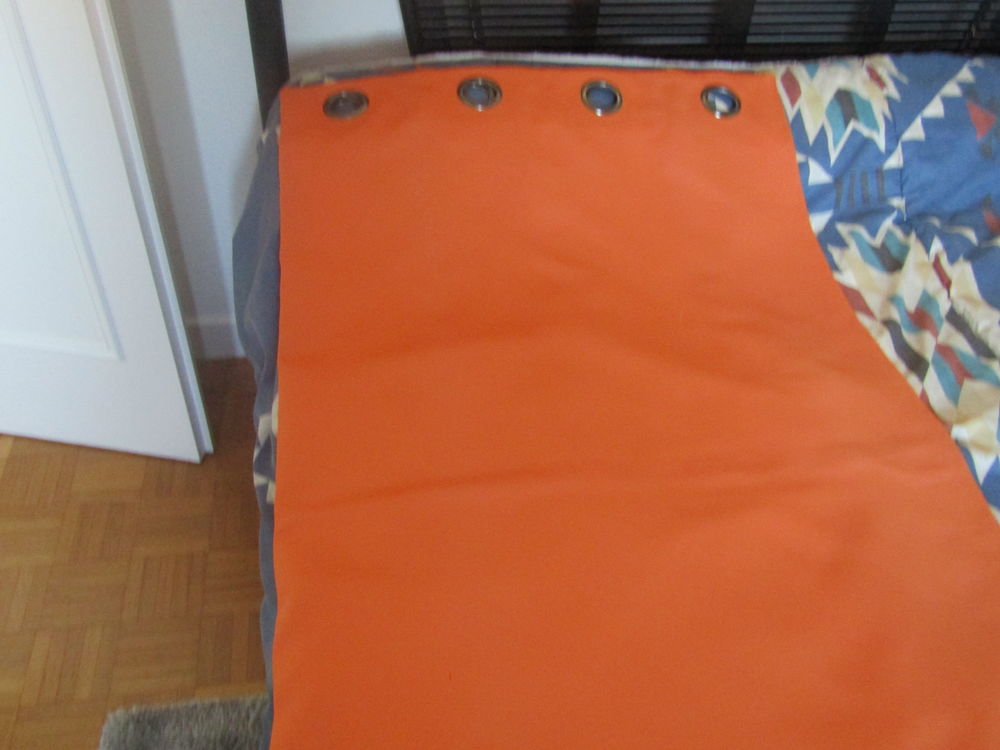 2 rideaux occultant couleur orange; Décoration