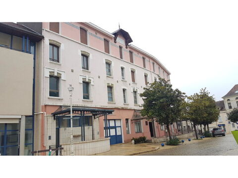 Local commercial F40 421500 86270 La roche-posay