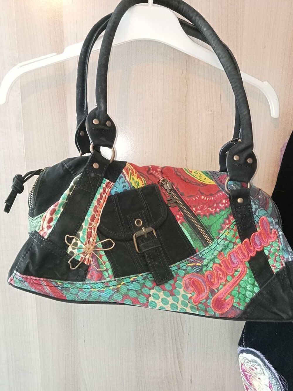 Veste femme+ sac a main DESIGUAL. Vêtements