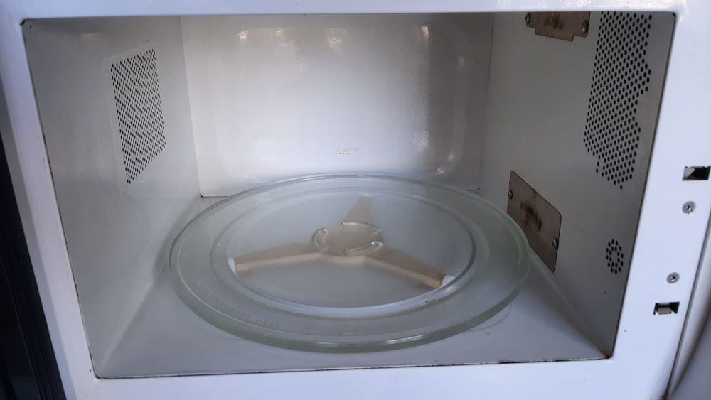 Four Micro-ondes marque Whirlpool Electroménager