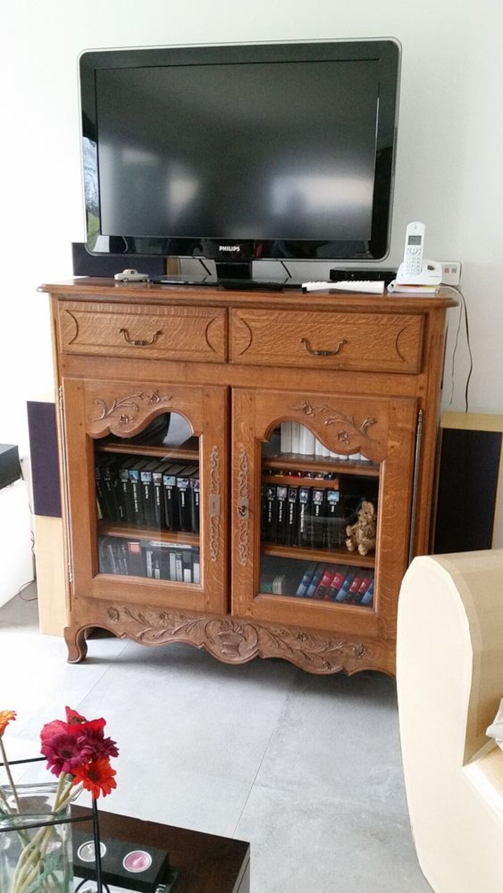 Ensemble Buffet vaisselier, table,chaises, m en eoi&eacute; sculpt&eacute; Meubles