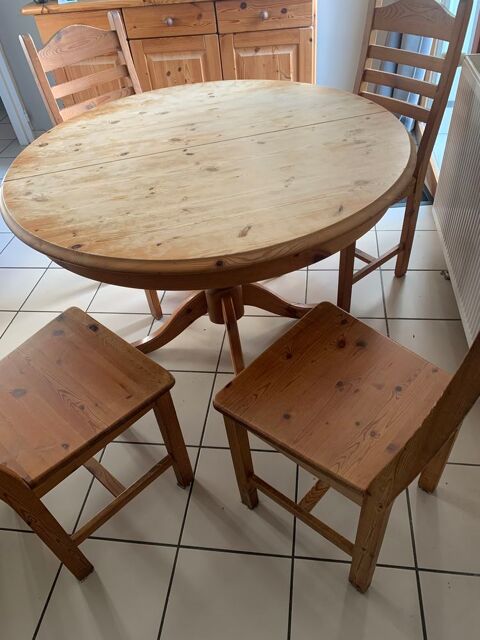 Table en pin ronde avec rallonge et 4 chaises en pin 150 Bois-Guillaume (76)