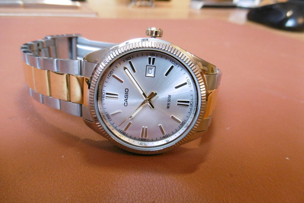 Montre Casio NEUVE jamais port&eacute;e Bijoux et montres