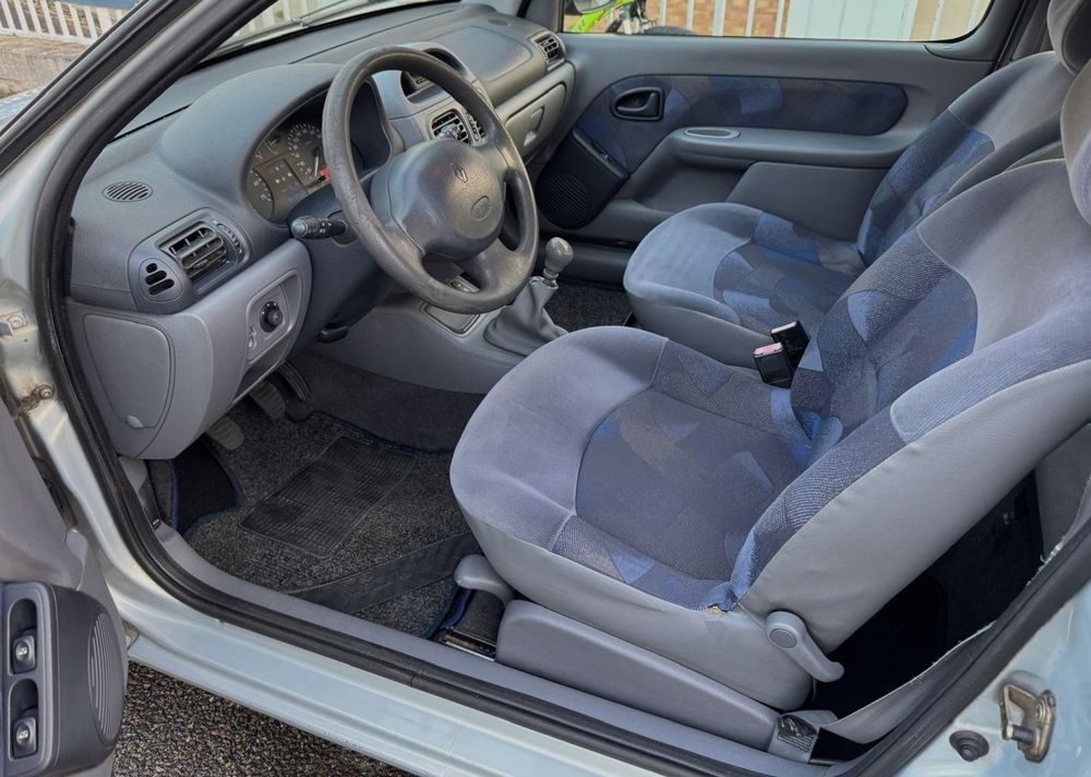 Clio II Clio 1.2i RXE 2000 occasion 78300 Poissy