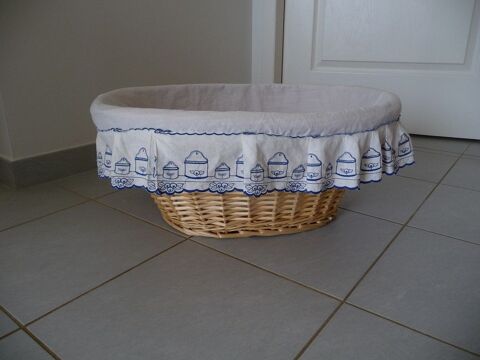Grande corbeille � linge ou autre en rotin 35 Celles-sur-Belle (79)