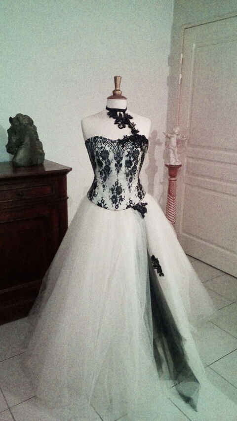 Robe de mariée les Mariées de Provence ivoire et noire 0 Aix-en-Provence (13)