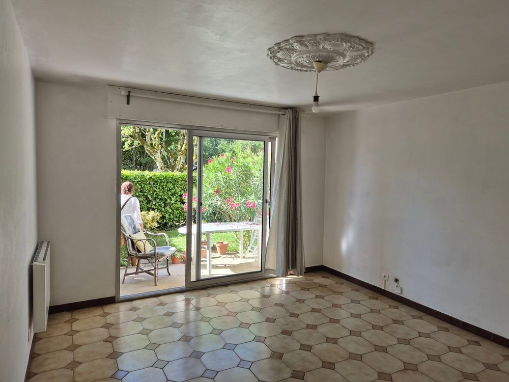 Location Appartement EYBENS T1  en rez de jardin avec jardin clo Eybens