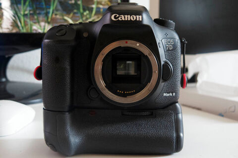 Boitier Canon EOS D7 MK 2  COMME NEUF. 795 Saint-Laurent-d'Olt (12)